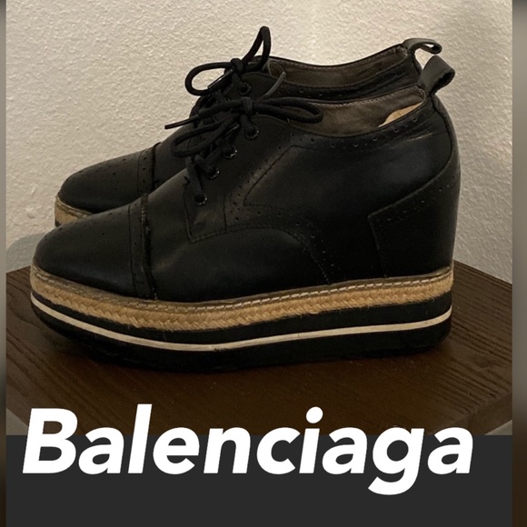 Balenciaga Shoes - Auth Balenciaga black leather lace up platform 7.5